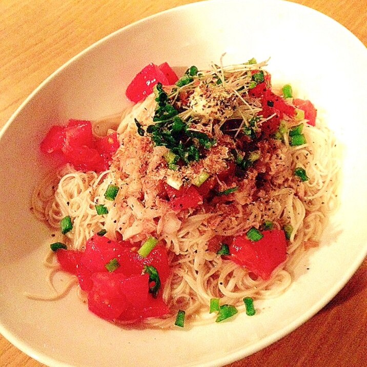 ［夏のぱぱっとレシピ］トマツナそうめん